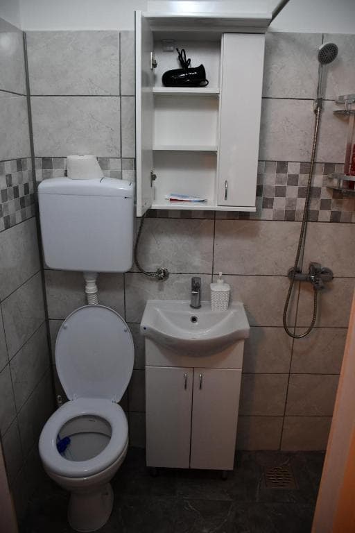 Apartman u Kući - Image 8